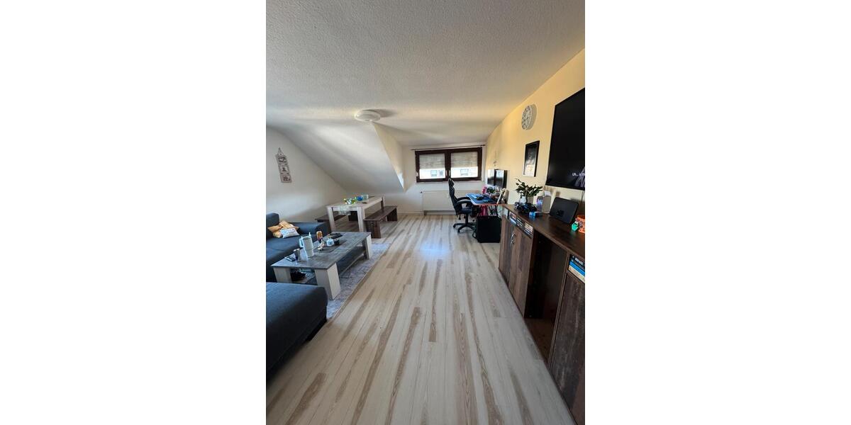 Dachgeschoßwohnung Straubenhardt - 3 Zimmer, 66 m&sup2;, 195.000&euro; | Angebot:26983742