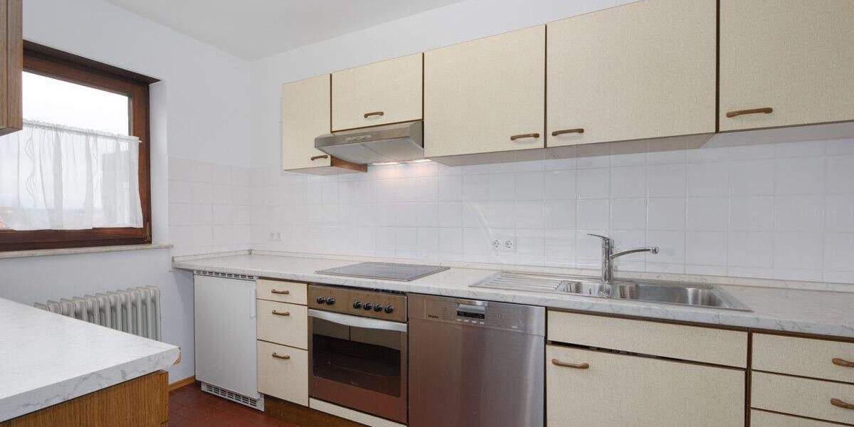 Solide DHH in begehrter Lage mit Garage, ohne Garten aber Ausbaureserve im DG! 5 zimmer