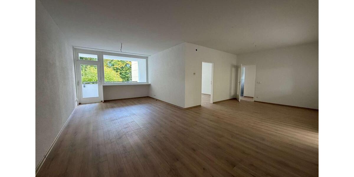 Frisch renovierte 4-Zimmer Wohnung mit Balkon [VAC-12920] 4 zimmer