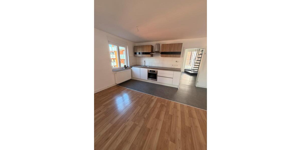 Dachgeschoßwohnung Ettlingen - 3 Zimmer, 110 m&sup2;, 1.100&euro; | Angebot:25990844