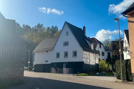 Haus Kämpfelbach - 4 Zimmer, 131 m&sup2;, 280.000&euro; | Angebot:27133484