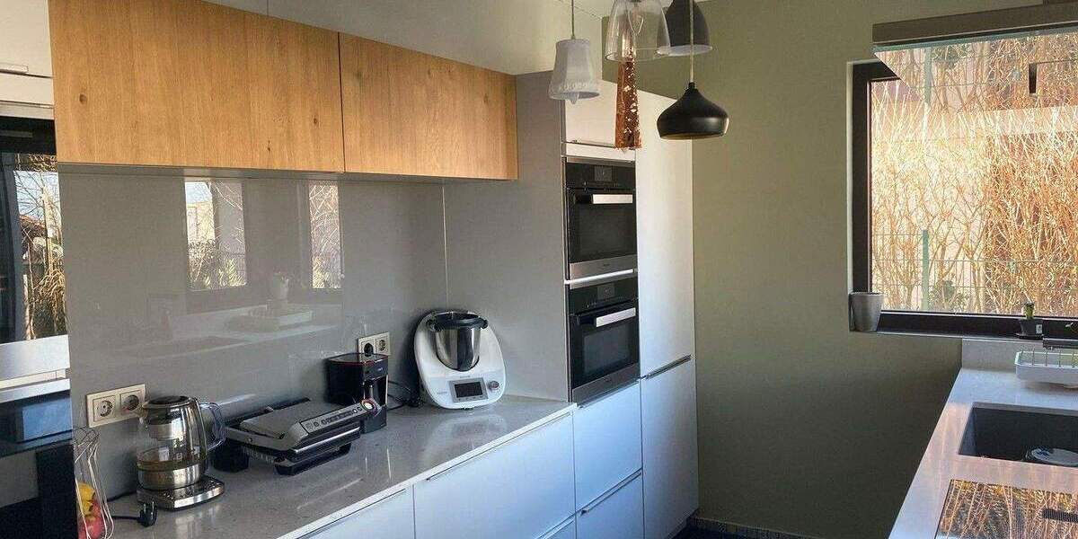 Wohnen am Geigersberg - Rarität mit Pool, Garten & spektakulärer Aussicht 8 zimmer