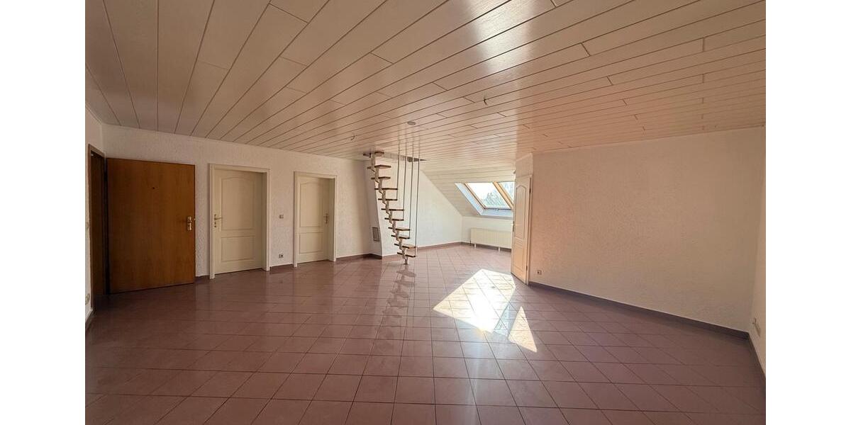 Etagenwohnung Karlsruhe Hagsfeld - 5 Zimmer, 110 m&sup2;, 1.500&euro; | Angebot:25783455