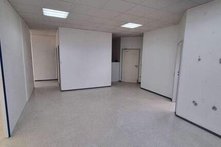 Gewerbeobjekt Karlsbad Langensteinbach - 4 Zimmer, 120 m&sup2;, 900&euro; | Angebot:25703449