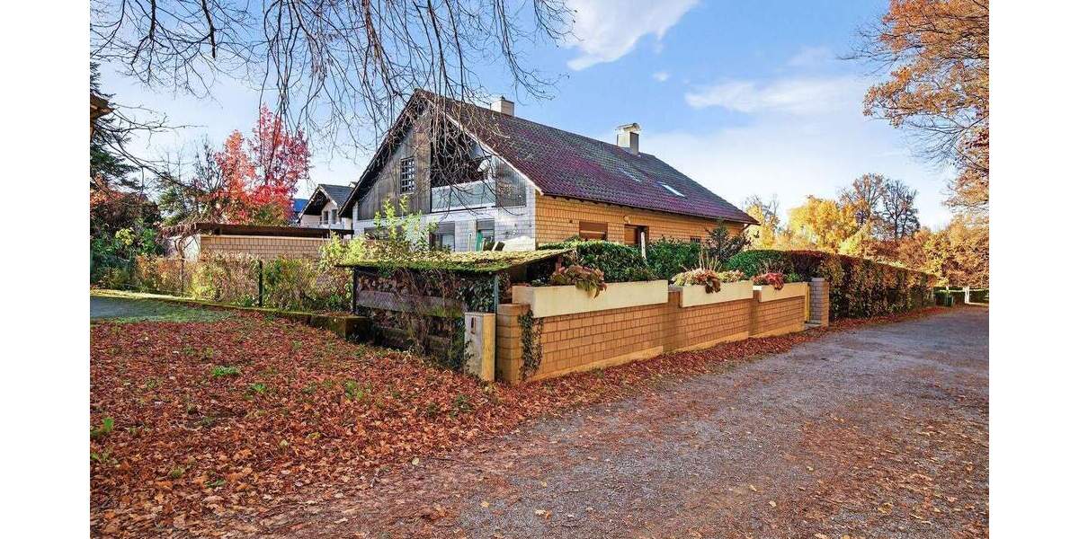 Einfamilienhaus Waldbronn / Etzenrot Etzenrot - 9 Zimmer, 252 m&sup2;, 895.000&euro; | Angebot:25681034