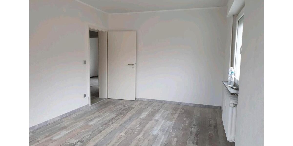 Mietwohnung 75qm 3 Zimmer Neu renoviert Stellplatz 3 zimmer