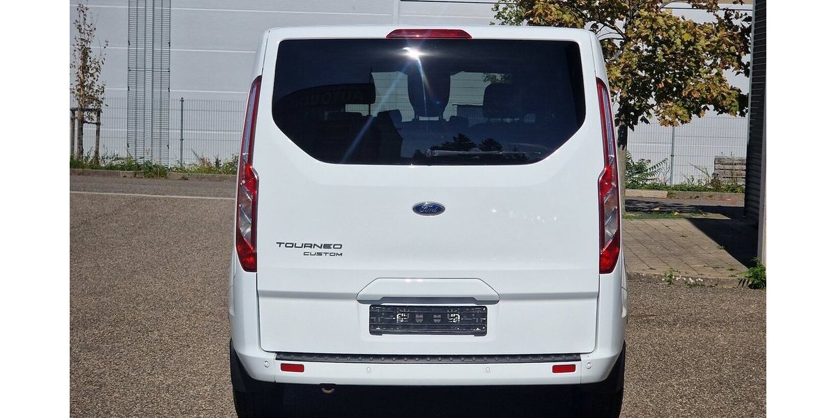 Ford Tourneo Custom 320 L1 H1 Tourneo Trend Klima 60.000 km 31.499 € Landau 76829