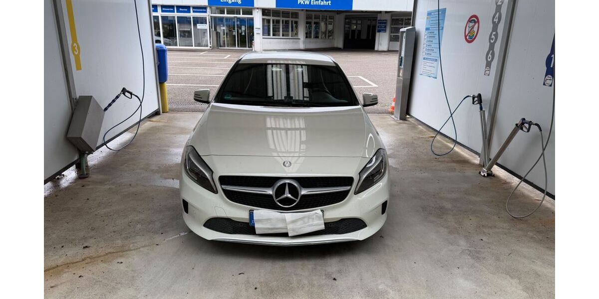 Mercedes-Benz A 160 83.500 km 11.900 &euro; Karlsruhe 76227