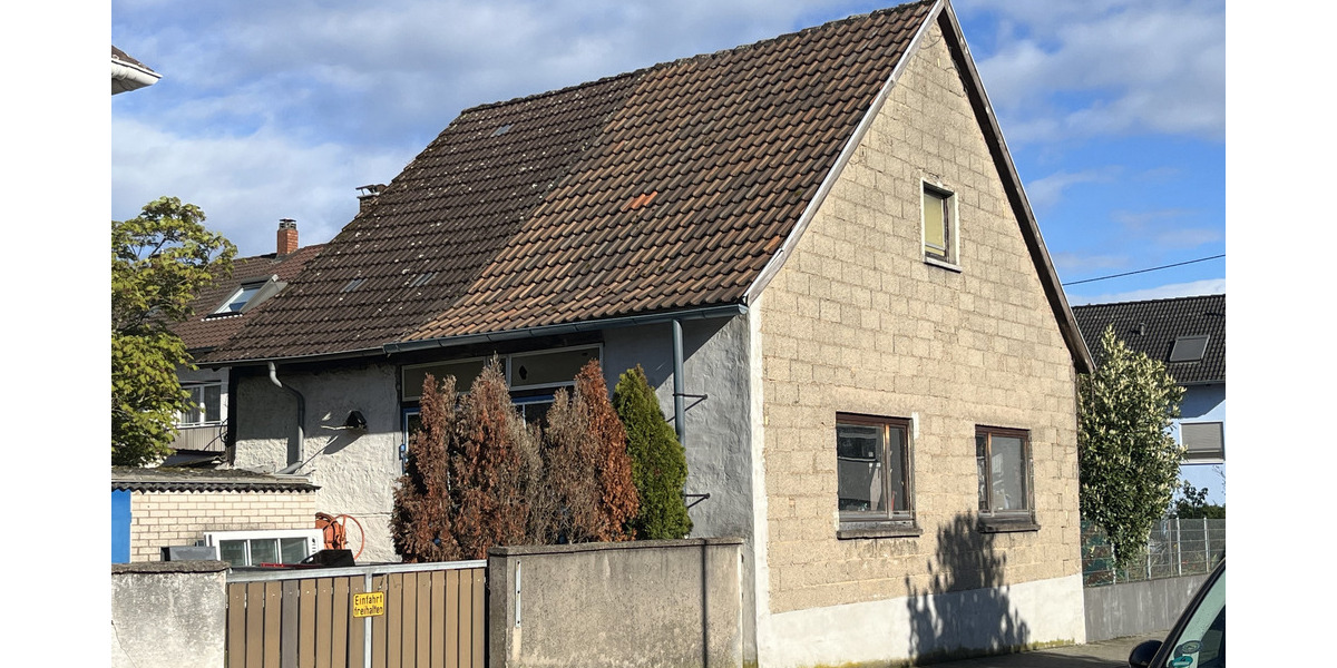 Momentan Reserviert : Haus mit Gewerbeeinheit, Nebengebäude & Garten - Karlsruhe-Neureut: - Einfamilienhaus Karlsruhe Neureut | Angebot:16390817