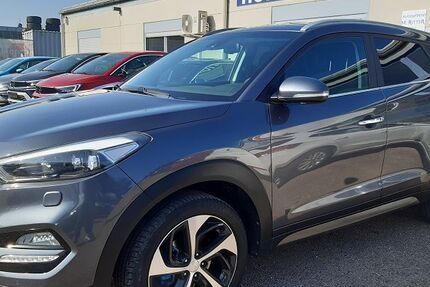 Hyundai TUCSON 118.125 km 14.990 &euro; Landau 76829