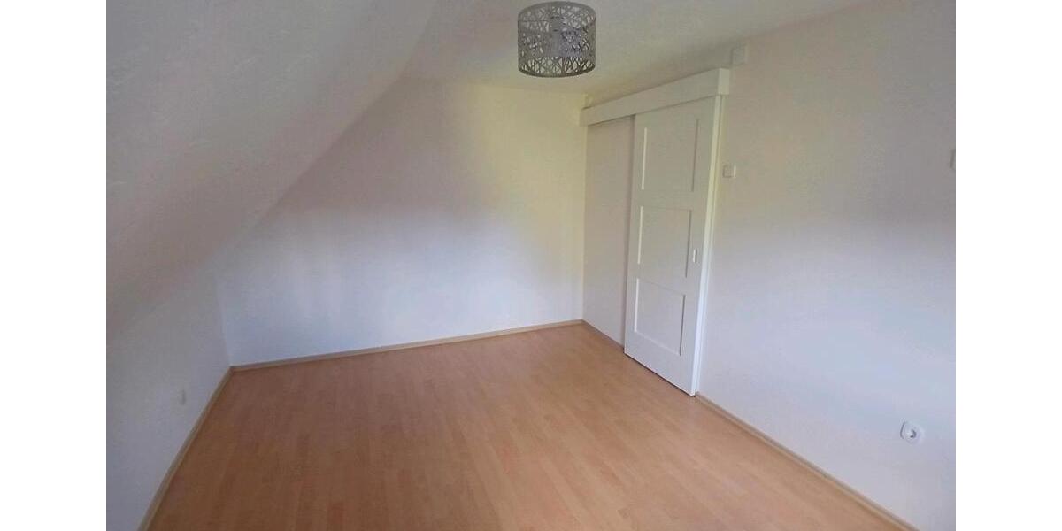 Dachgeschoßwohnung Karlsruhe Daxlanden - 12 Zimmer, 20 m&sup2;, 520&euro; | Angebot:25378368