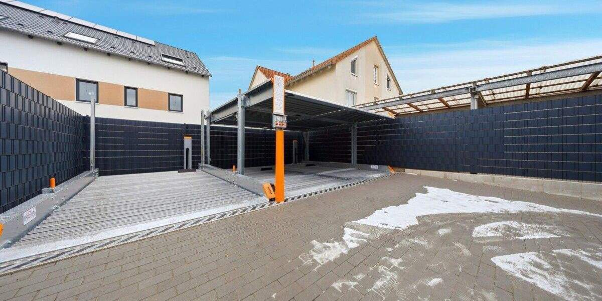 BLICKFANG: DG-Neubauwohnung mit 4 Zimmern, 2 Stellplätzen und Balkon mit wunderschöner Aussicht 4 zimmer