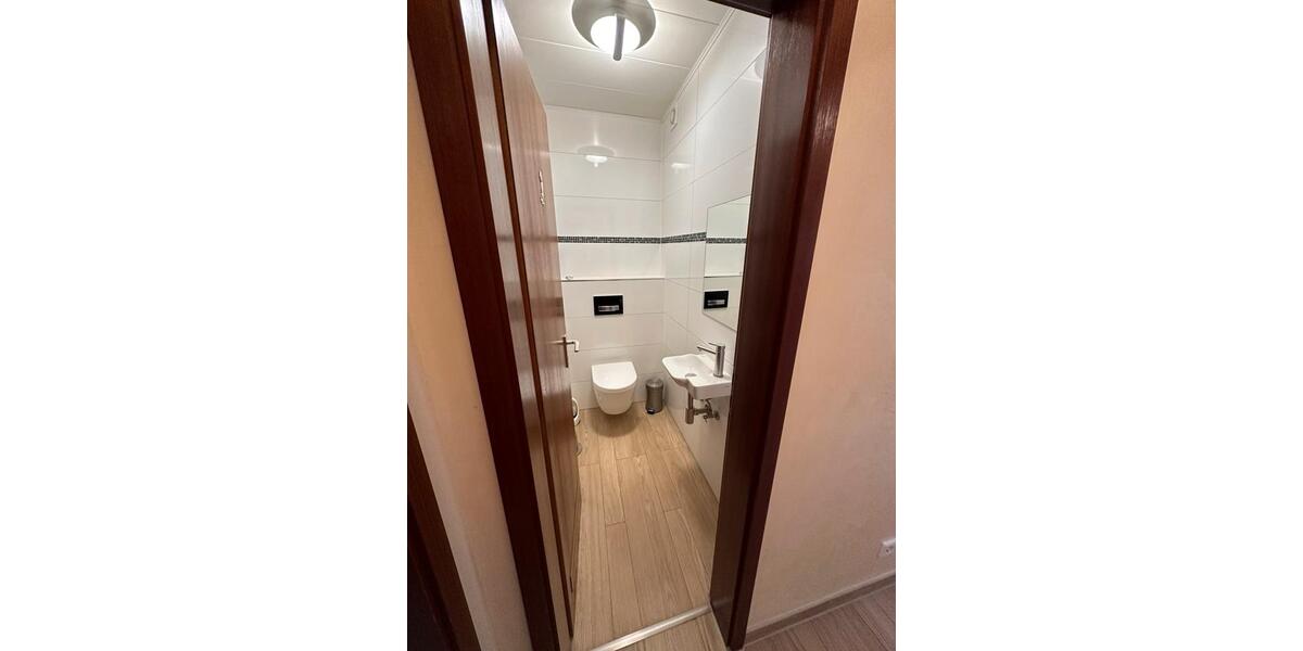 Wohnung vollmöbliert mit Balkon, Top Lage, Autobahnnah 2 zimmer