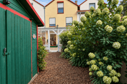 Familien aufgepasst! Reihenmittelhaus mit Garten, Garage & viel Platz – sofort verfügbar - Haus Karlsbad | Angebot:27480650