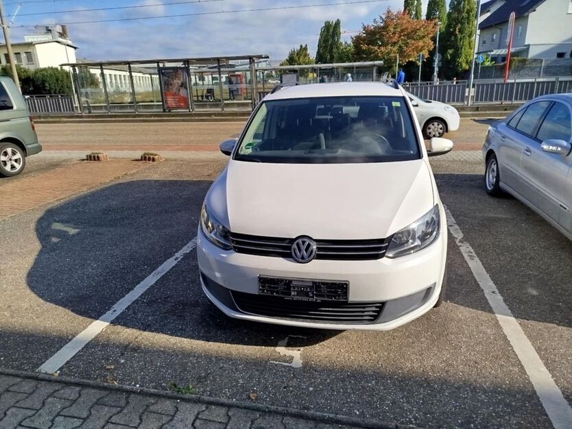 VW Touran 2.655.000 km 4.660 € Karlsruhe 76133