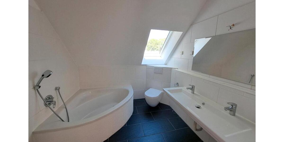 Bungalow Landau in der Pfalz - 8 Zimmer, 219 m&sup2;, 2.490&euro; | Angebot:26445773