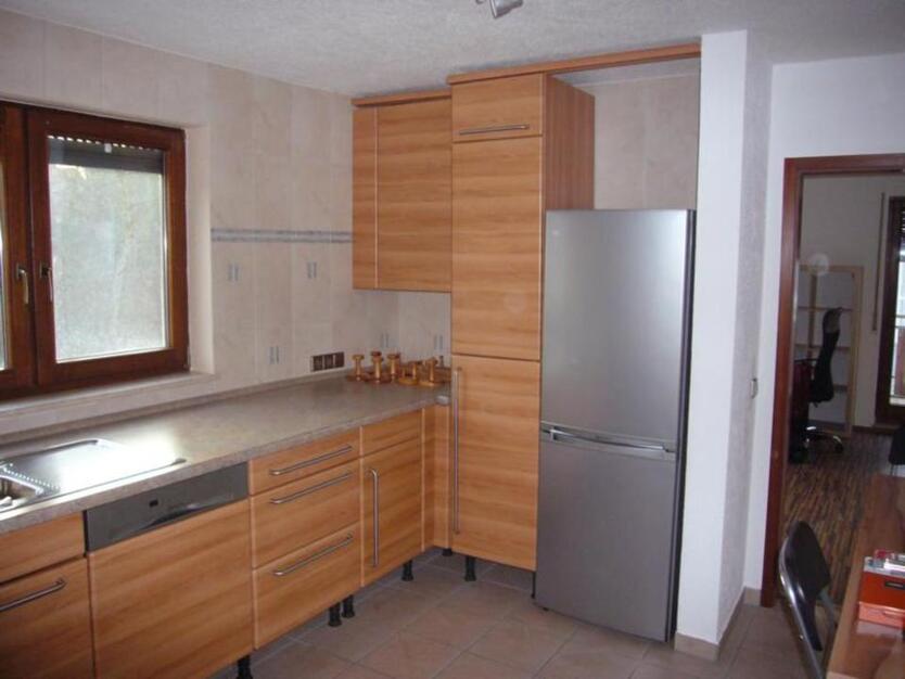 Gepflegte 2-Zimmer-Wohnung mit 2 Balkonen u. EBK in Pforzheim zimmer