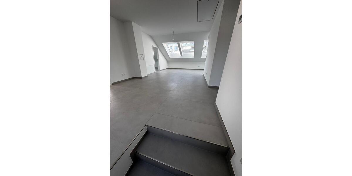 Dachgeschoßwohnung Bretten - 5 Zimmer, 125 m&sup2;, 1.480&euro; | Angebot:25131321