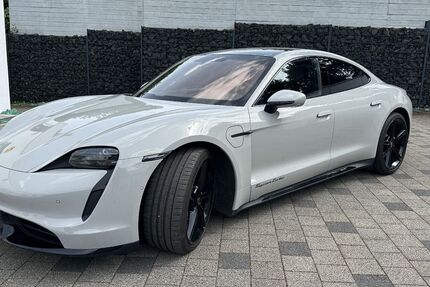 Porsche Taycan 32.000 km 79.900 &euro; Remchingen 75196