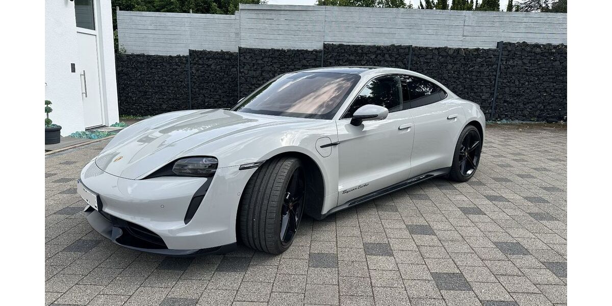 Porsche Taycan 32.000 km 79.900 &euro; Remchingen 75196
