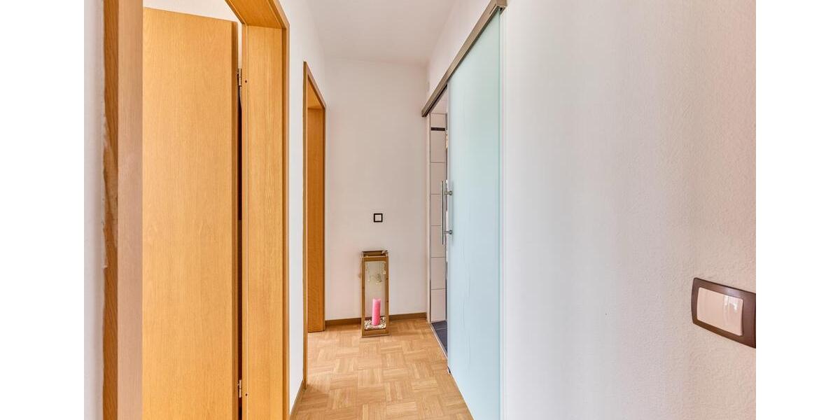 Etagenwohnung Walzbachtal - 5 Zimmer, 110 m&sup2;, 1.300&euro; | Angebot:26675113
