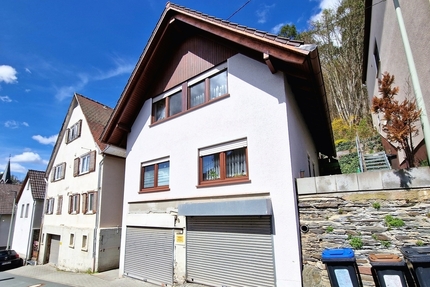 Ein Grundstück, 3 Gebäude, bis zu 5 Wohneinheiten, davon 3 vermietet
