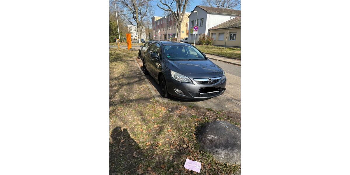 Opel Astra 215.000 km 2.400 &euro; Karlsruhe 76133