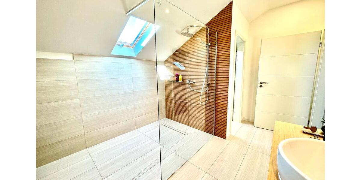 Charmante Vollmöbelierte 2,5 Zimmer Wohnung 2.5 zimmer