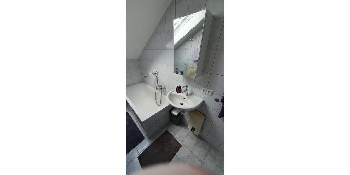 Dachgeschoßwohnung Oberderdingen - 2.5 Zimmer, 62 m&sup2;, 163.000&euro; | Angebot:26972592