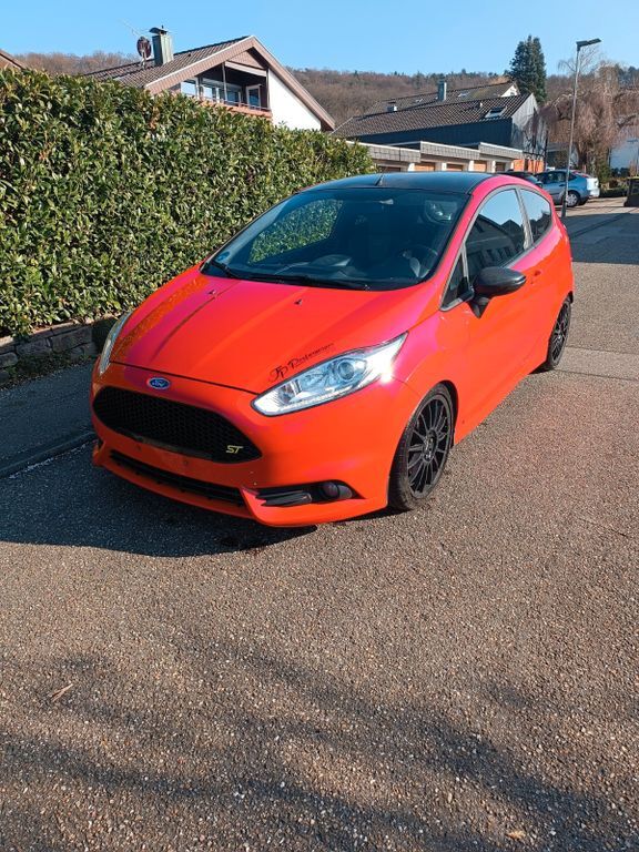 Ford Fiesta 128.632 km 9.799 € Ölbronn 75248
