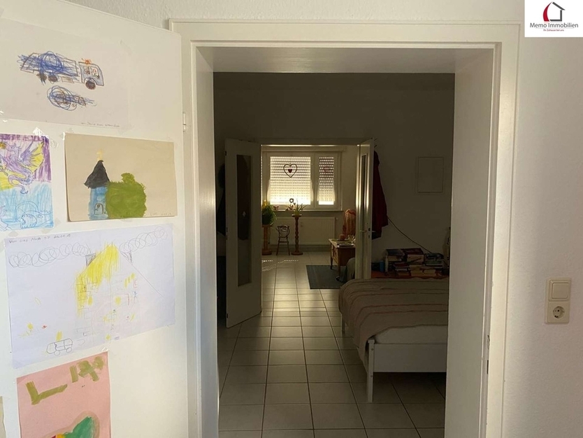 °°° Mehrfamilienhaus MIT 4 WohnungEN, 3 GARAGEN, GARTEN UND AUSBAUPOTENZIAL °°°
