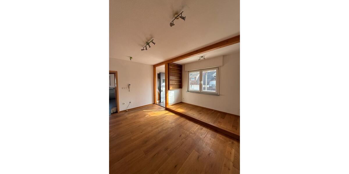 Etagenwohnung Hatzenbühl - 4 Zimmer, 130 m&sup2;, 1.100&euro; | Angebot:25415292