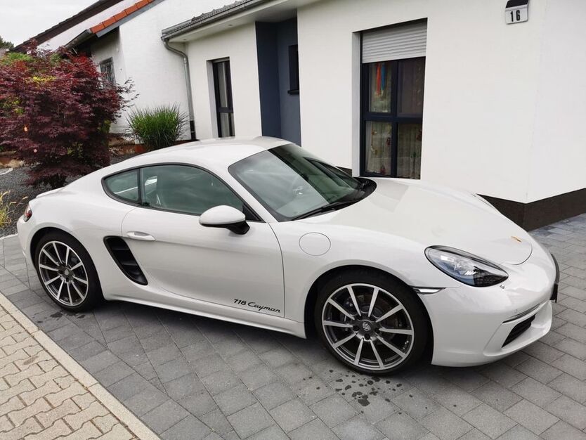Porsche Cayman 26.600 km 64.000 € Wiesental 68753
