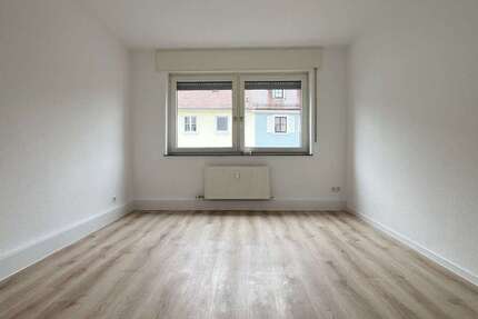 Wohnung Bruchsal - 3 Zimmer, 83 m&sup2;, 760&euro; | Angebot:26839984