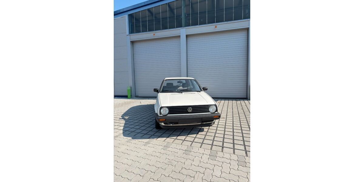 VW Golf 34.379 km 5.200 &euro; Karlsruhe 76139