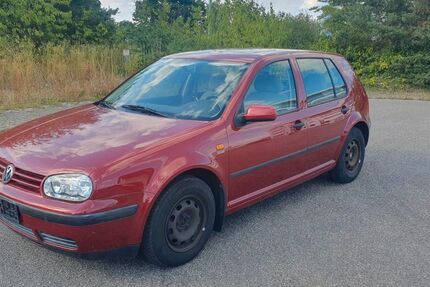 VW Golf 147.000 km 1.998 € Kronau 76709