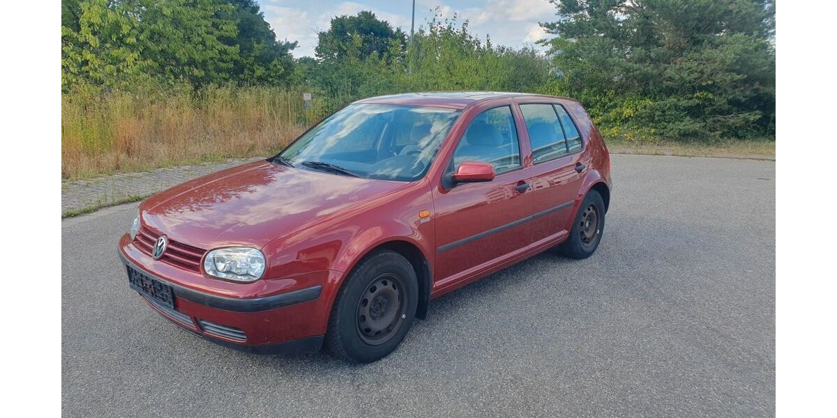 VW Golf 147.000 km 1.998 &euro; Kronau 76709