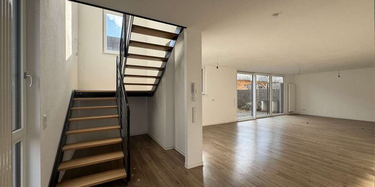 Modernes Reihenendhaus mit Wohn- und Gewerbeanteil + Garten, Garage & 3 Stellplätzen in Rheinstetten - Reihenendhaus Rheinstetten | Angebot:19845441