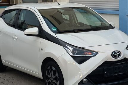 Toyota Aygo (X) 53.000 km 8.980 &euro; pforzheim 75181