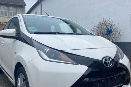 Toyota Aygo (X) 72.700 km 7.100 &euro; Vollmersweiler 76744