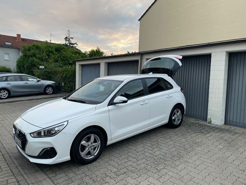 i30