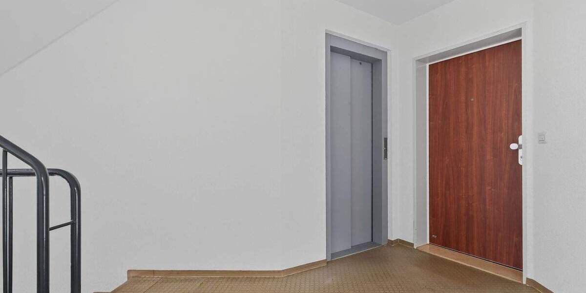 Etagenwohnung Karlsruhe Oststadt - 2 Zimmer, 75 m&sup2;, 299.000&euro; | Angebot:25680961