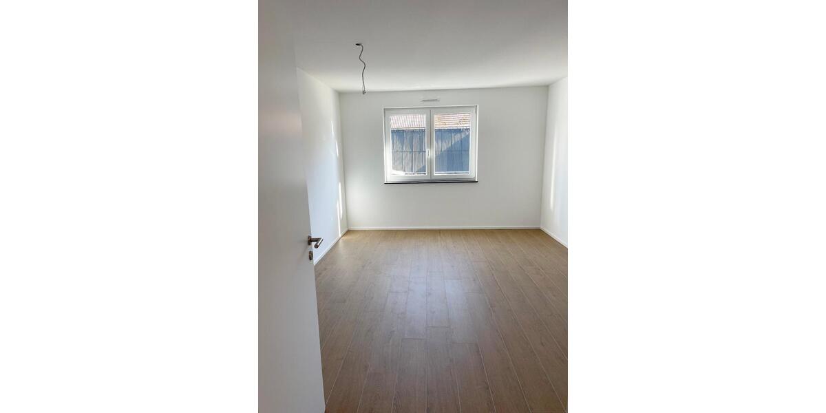 Etagenwohnung Steinweiler - 4 Zimmer, 112 m&sup2;, 1.395&euro; | Angebot:26481102
