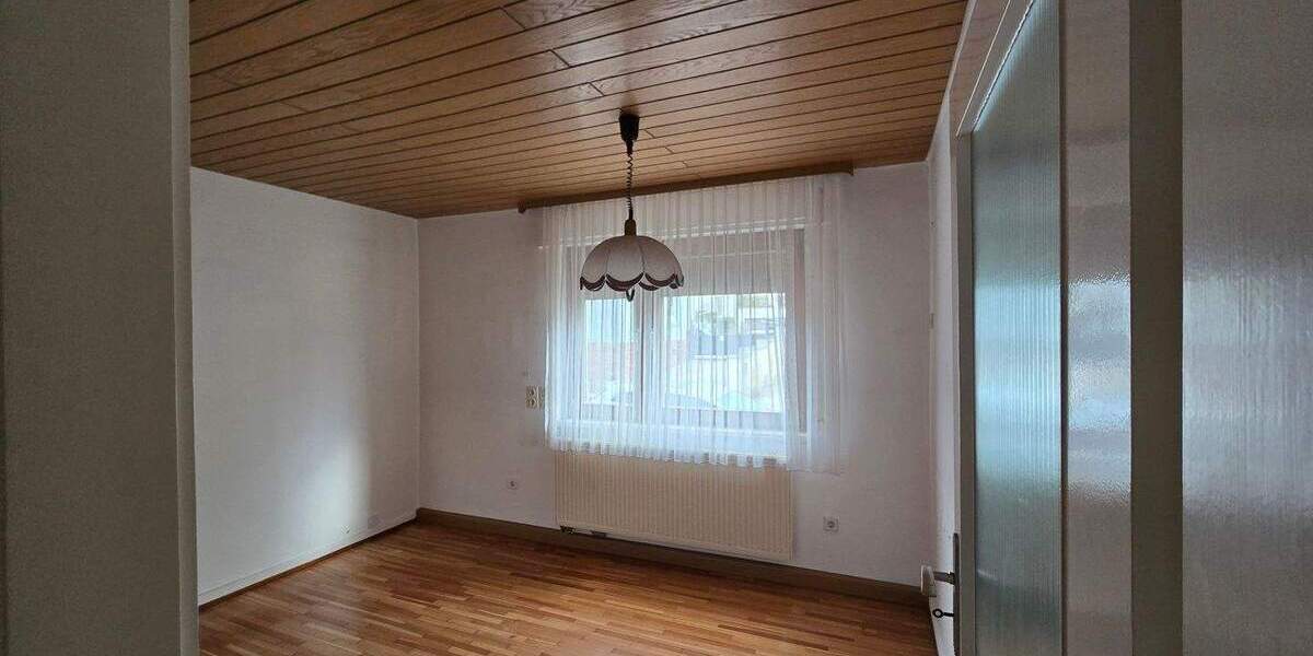 Einfamilienhaus Pfinztal Söllingen - 5 Zimmer, 140 m&sup2;, 450.000&euro; | Angebot:25666699