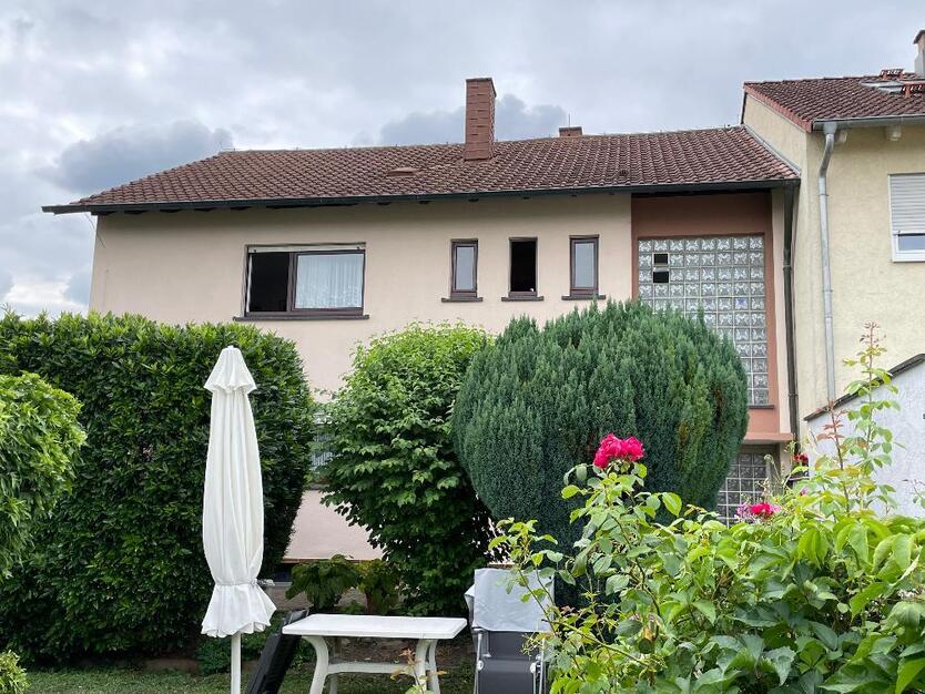 *** Zweifamilienhaus mit Potential für mehr !