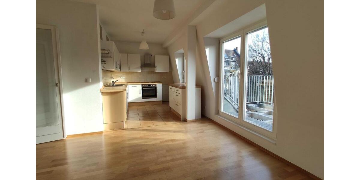 Ruhige, helle 4-Zimmer-Maisonette-Wohnung mit Balkon in Karlsruhe 4 zimmer