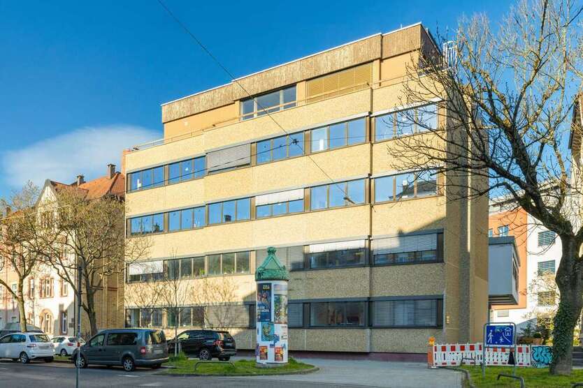 Büro in Karlsruhe 2.300.000 € 1407.34 m²