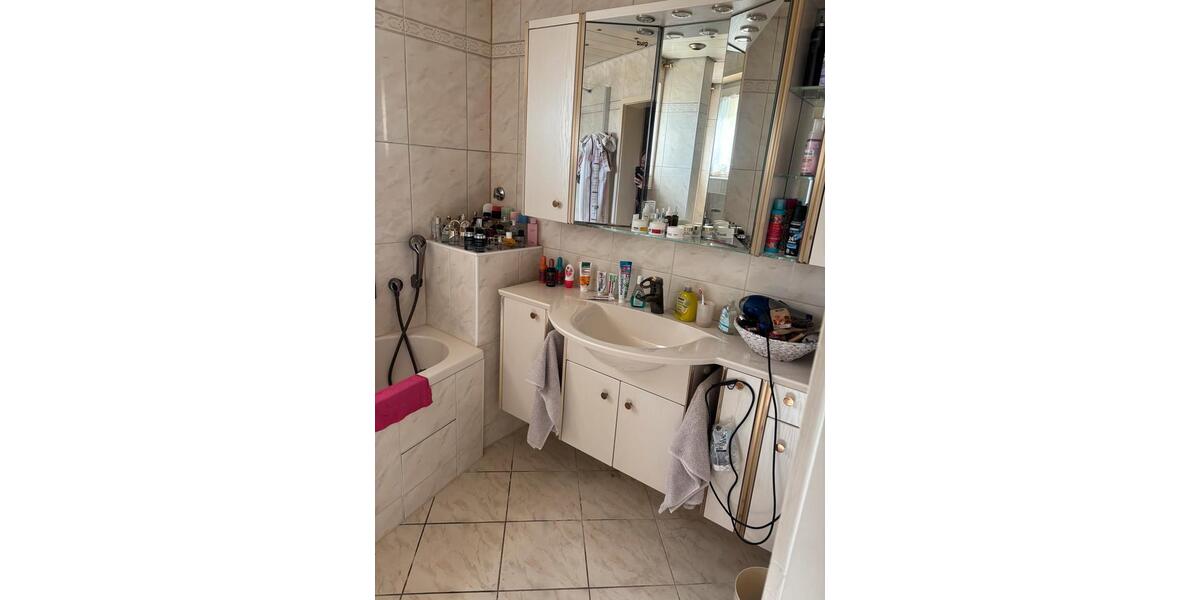 Etagenwohnung Karlsruhe Beiertheim-Bulach - 3 Zimmer, 95 m&sup2;, 1.350&euro; | Angebot:25615157