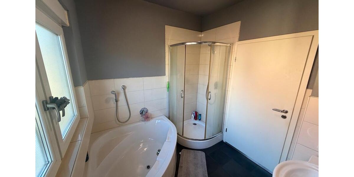 Einfamilienhaus Oberderdingen - 7 Zimmer, 200 m&sup2;, 399.000&euro; | Angebot:25294244