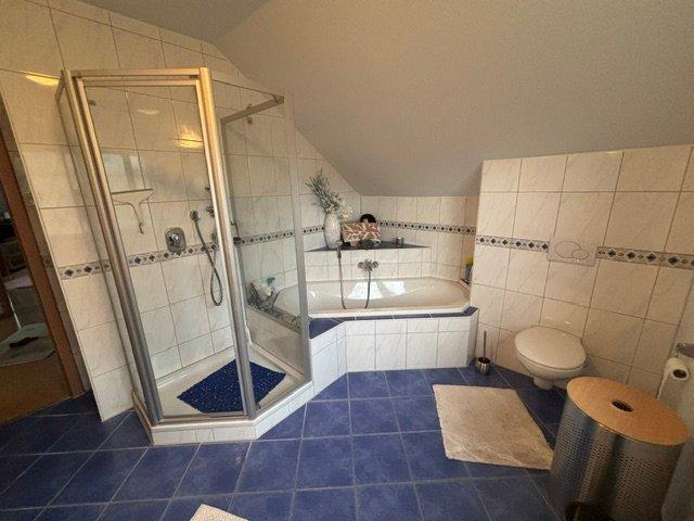 Einfamilienhaus Kieselbronn - 8 Zimmer, 200 m&sup2;, 759.000&euro; | Angebot:27120371